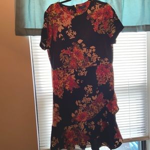 Super cute floral dress. XXL Apt. 9